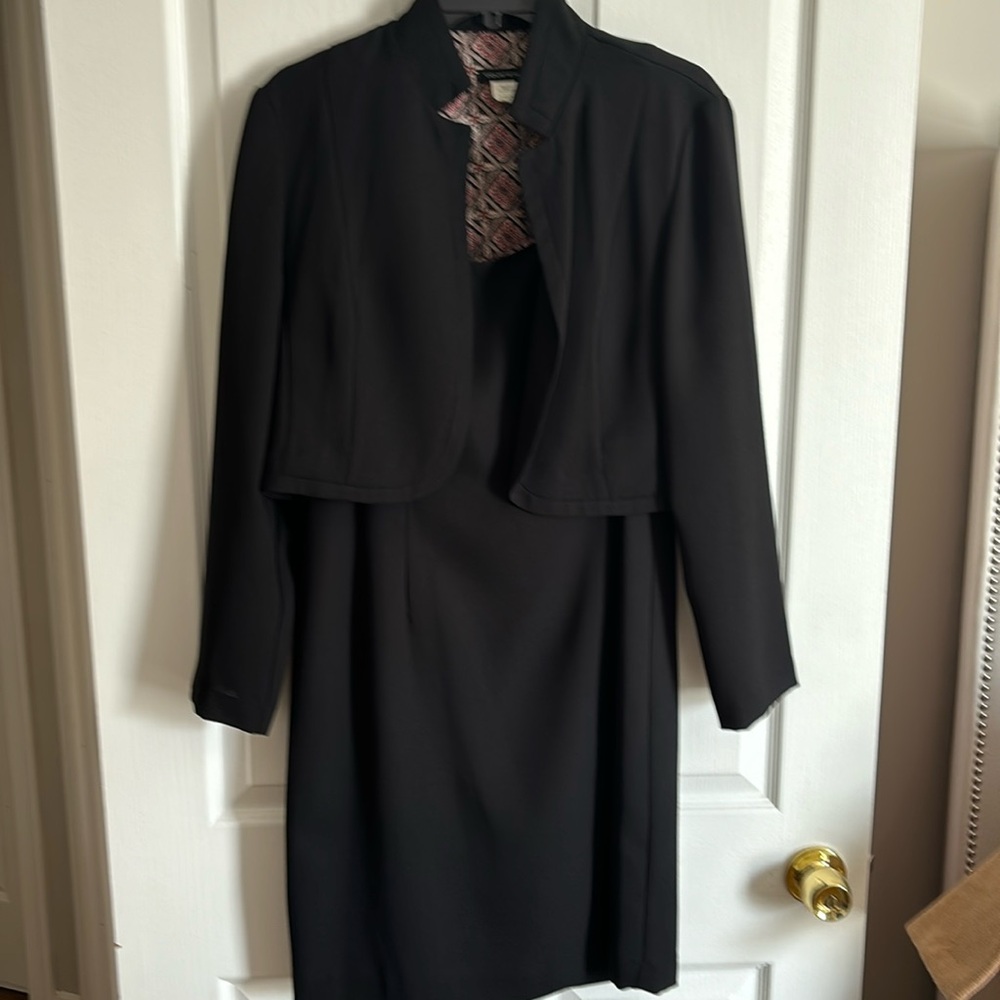 EUC 2pc Vintage Suit dress, silk lining